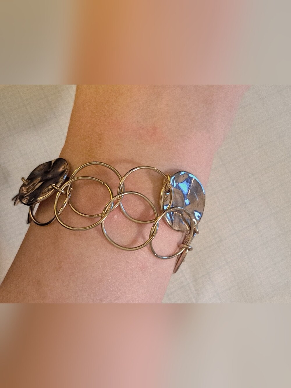 Elegant Silver Linked Hammered Mirror Circle Bracelet